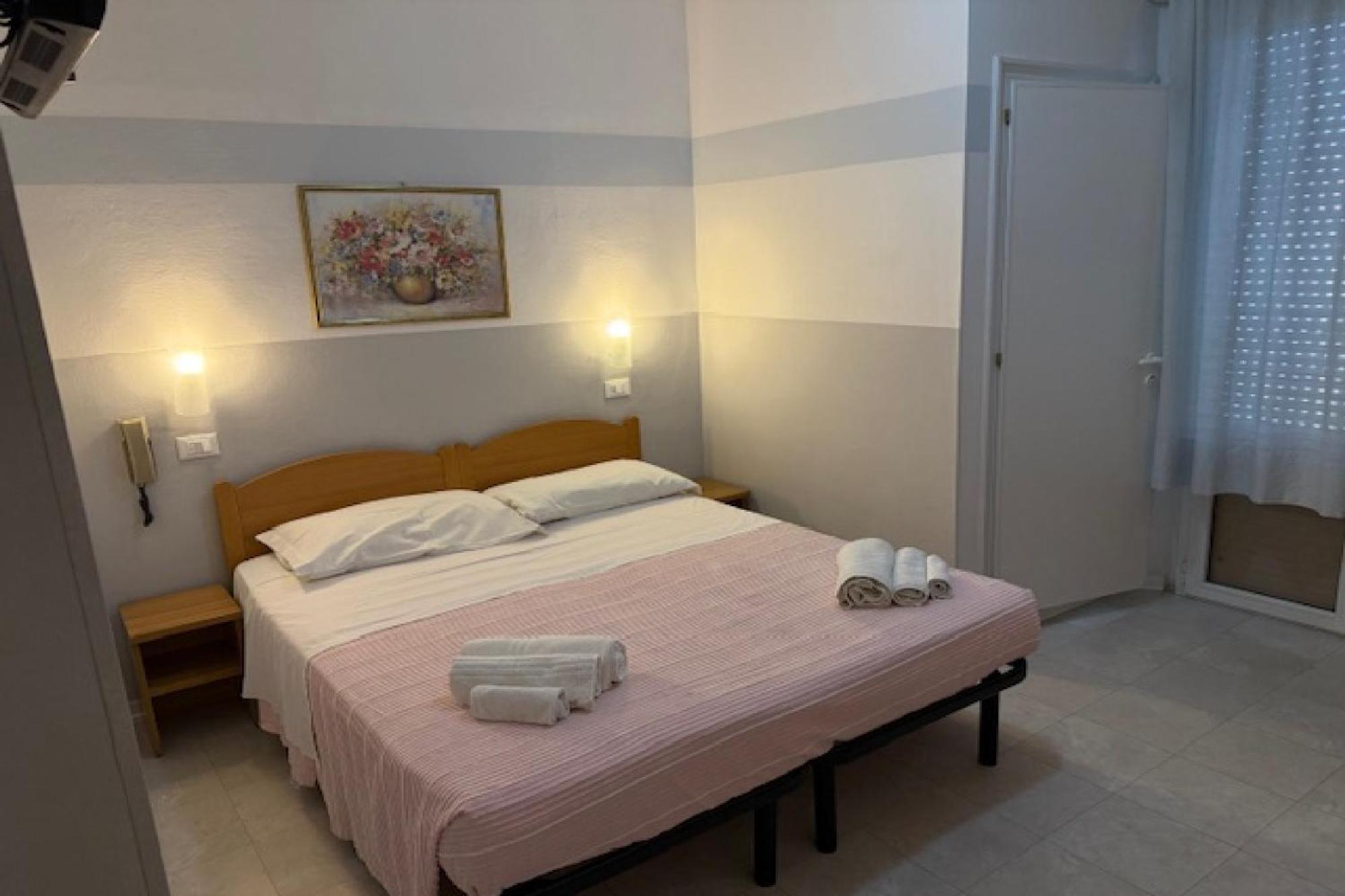 Hotel Nives Ріміні Екстер'єр фото